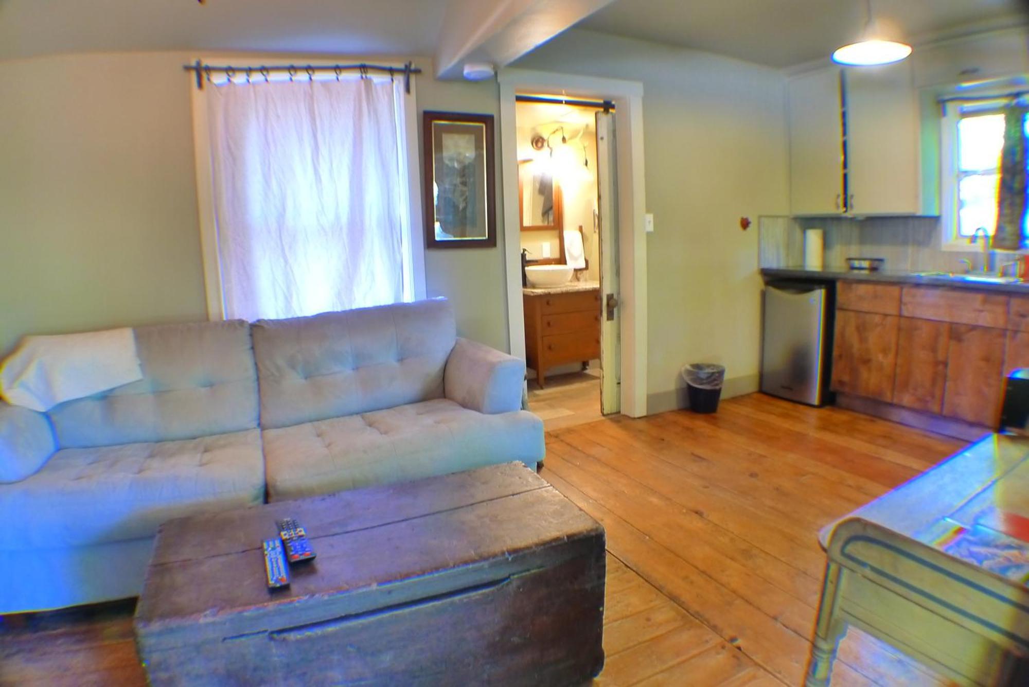 Miner's Camp Motel 4*