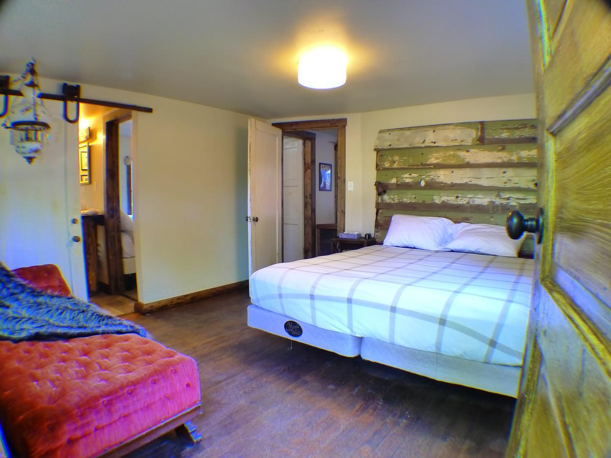 Miner's Camp Motel 4*