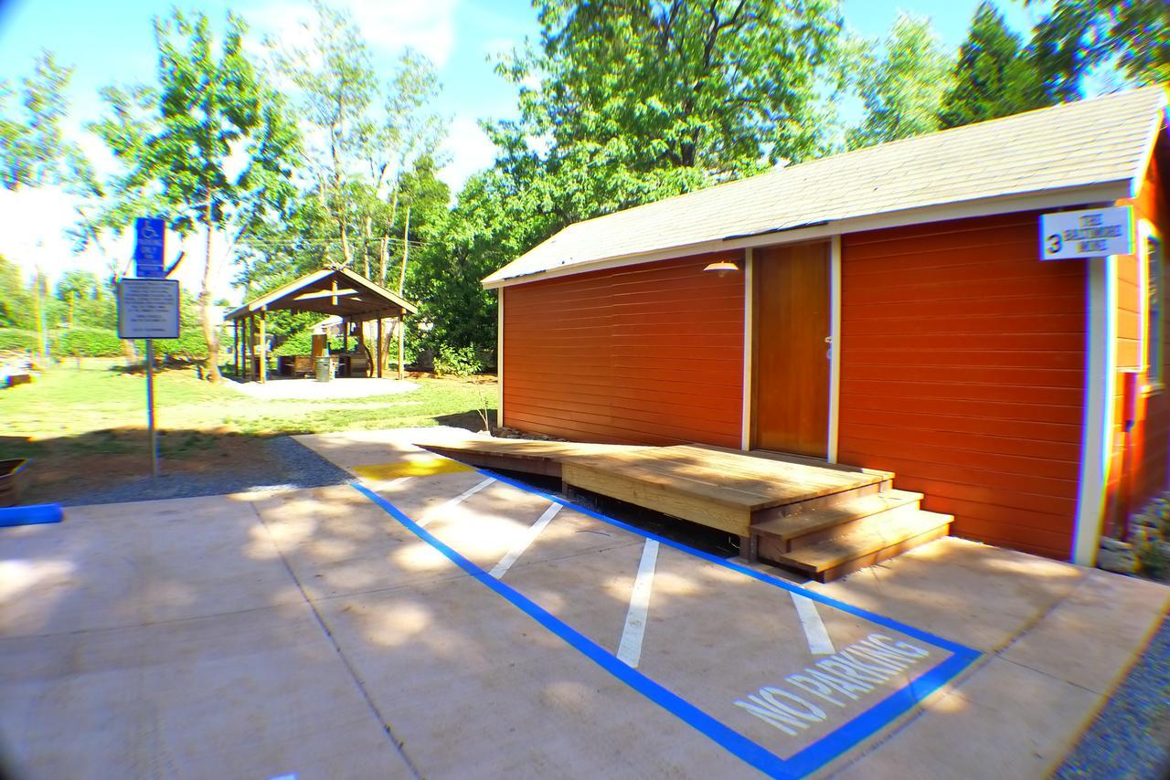 Motel Miner's Camp 4*