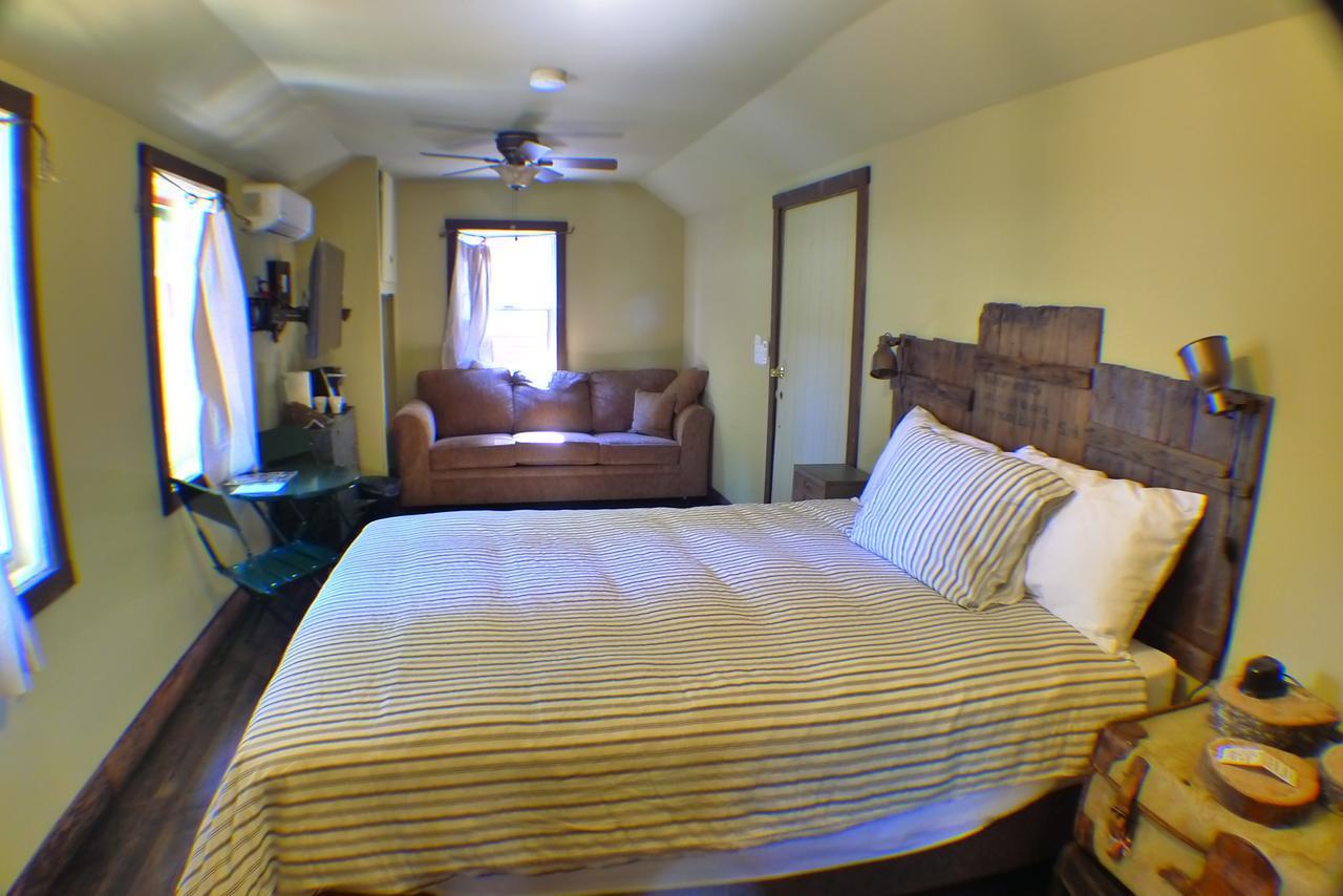Miner's Camp 4* Foresthill