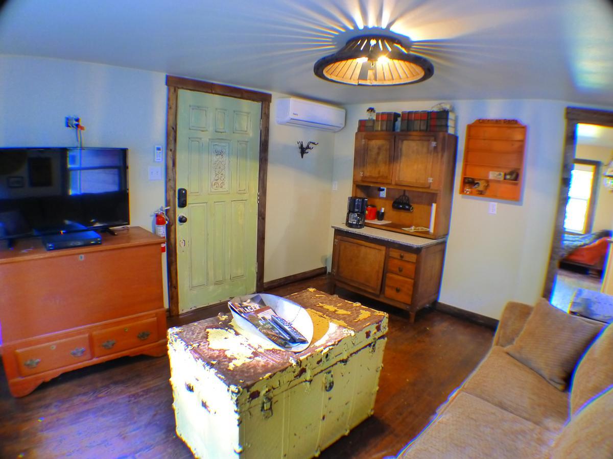 Motel Miner's Camp